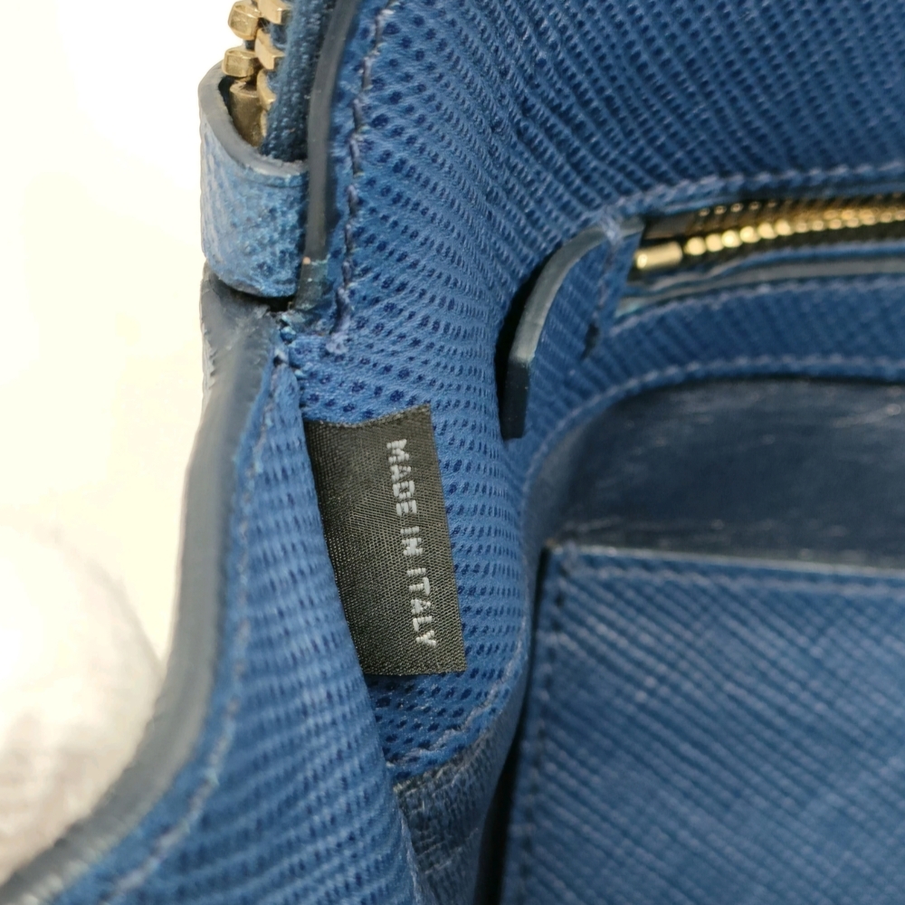 Sold Prada Blue Sappiano Leather Women's Bag Authentic In Excellent Condition - Picture 10 of 11